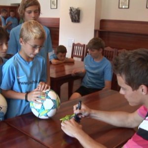 Fotbalový kemp v&nbsp;Heřmanicích navštívil Tomáš Fabián