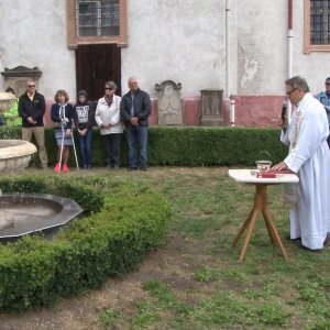 Kašna se&nbsp;stala dominantou parku u&nbsp;kostela
