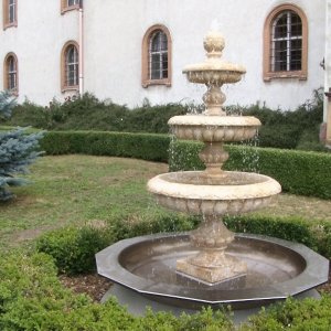 Kašna se&nbsp;stala dominantou parku u&nbsp;kostela